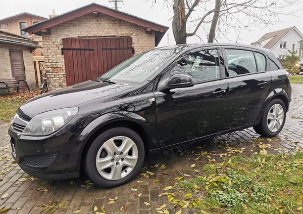 Opel Astra cena 17500 przebieg: 243080, rok produkcji 2011 z Ostróda małe 704